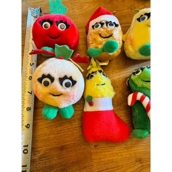 6 Del Monte Christmas Yumkins Plush 4" Ornaments Vintage 1991 Fruits Vegetables - Picture 7 of 8